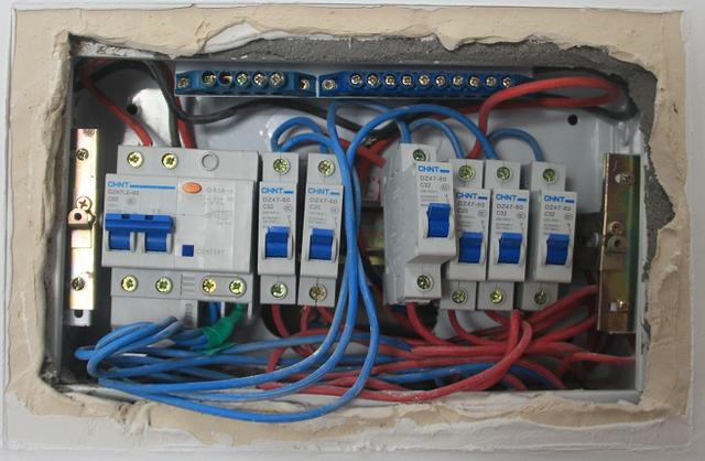 即使a 配電箱也不是一個真正的壞電工。