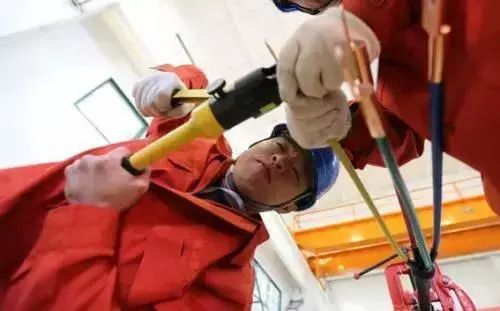 你認為配電箱系統圖怎么樣？圖片中的符號是什么意思？
