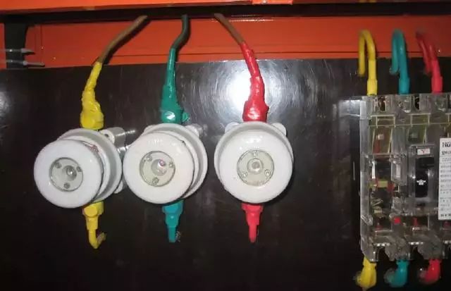 施工現場臨時用電配電箱及開關箱配置和使用說明，圖示詳圖