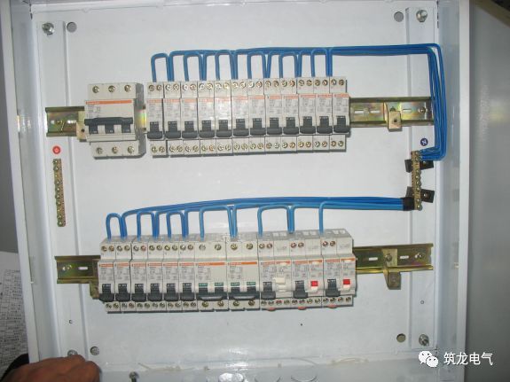 《建筑電氣工程施工質量驗收規范》GB50303-2015 配電箱(機柜)安裝詳細說明！
