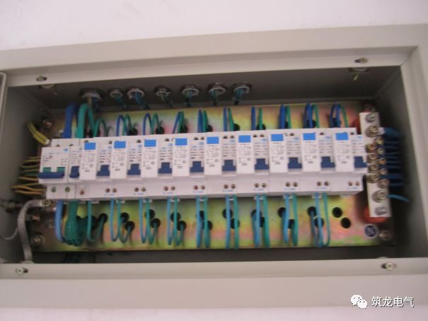 《建筑電氣工程施工質量驗收規范》GB50303-2015 配電箱(機柜)安裝詳細說明！