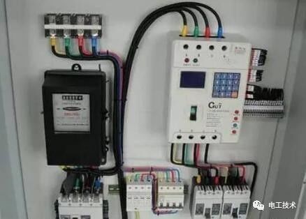 分析了配電箱的內部結構，誰能理解它？