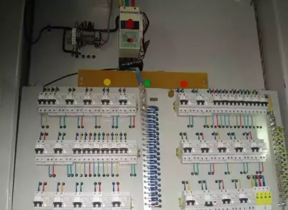 配電柜安裝禁忌:一個錯誤往往會導致無盡的麻煩。