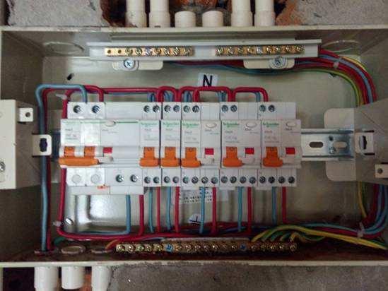用戶配電箱主開關是否需要漏電保護？經驗總結告訴你