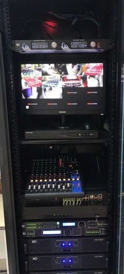配電箱在技術要求中:如何定義左門或右門？圖紙示例